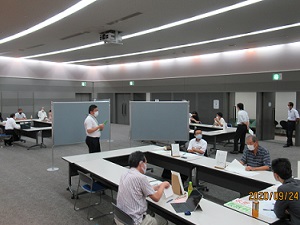 令和２年度「マンション管理　ナイトトーク」報告　　　　　◆平日夜間の情報交換会◆